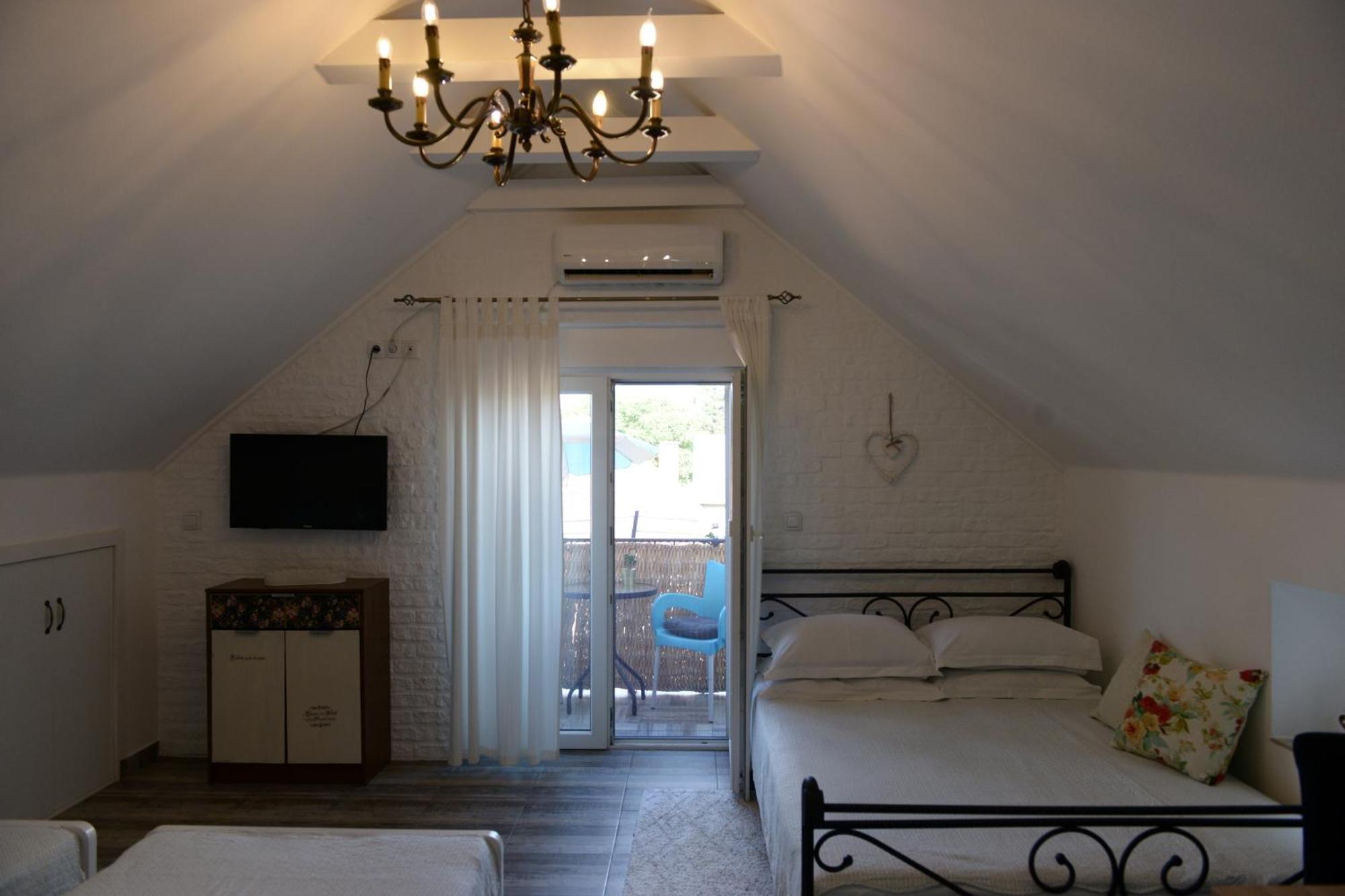 Apartments Idila Bela Crkva  Luaran gambar